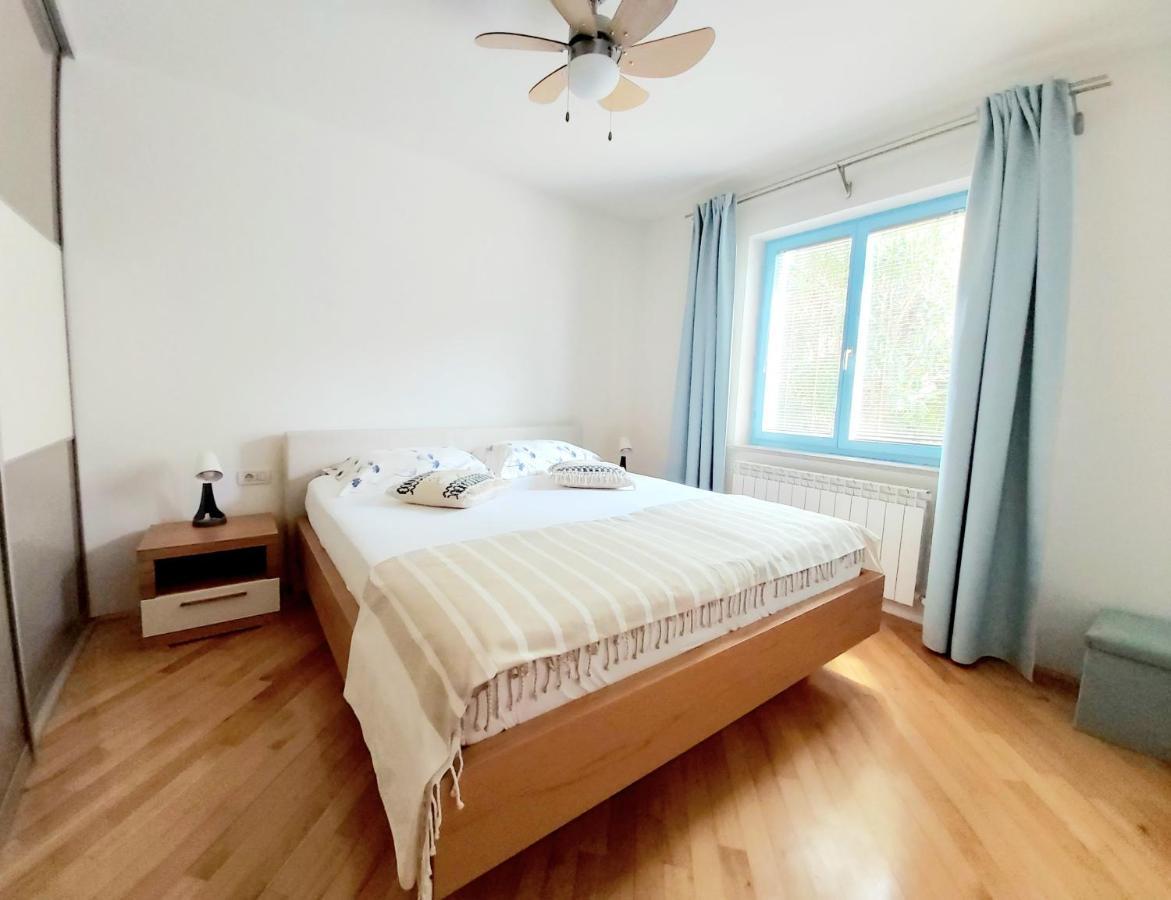 Salt & Sage Apartment Manzano Екстериор снимка